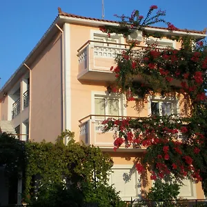  Apartment Theodora &